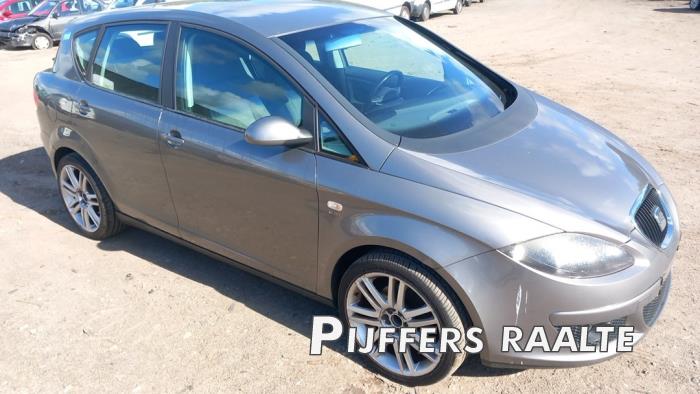 Seat Toledo 2.0 FSI 16V Sloopvoertuig (2005, Grijs)