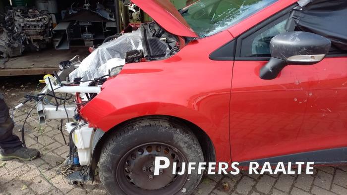 Renault Clio IV 0.9 Energy TCE 90 12V Skrotfordon (2018, ROOD)