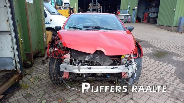 Renault Clio IV 0.9 Energy TCE 90 12V Skrotfordon (2018, ROOD)