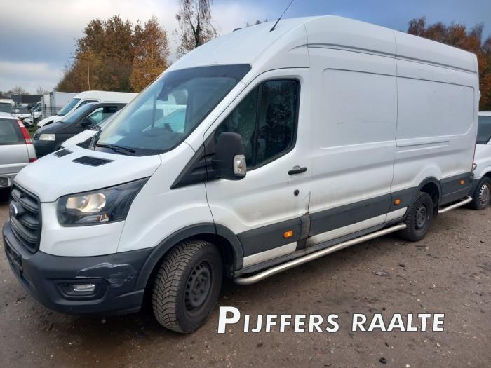 Ford Transit 2.0 TDCi 16V Eco Blue 130 RWD Sloopvoertuig (2022, Roze, Wit)