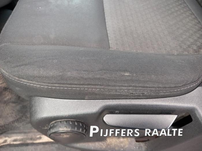 Ford Transit 2.0 TDCi 16V Eco Blue 130 RWD Sloopvoertuig (2022, Roze, Wit)