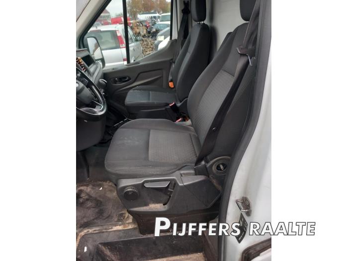 Ford Transit 2.0 TDCi 16V Eco Blue 130 RWD Sloopvoertuig (2022, Roze, Wit)