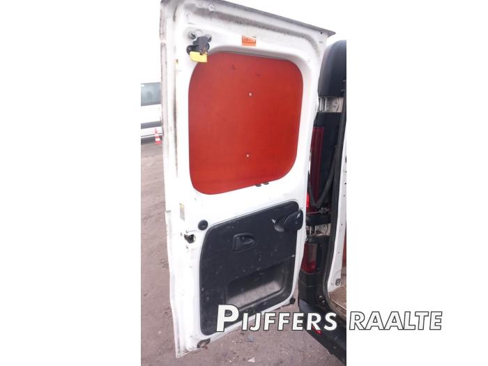 Opel Vivaro 1.6 CDTI BiTurbo 120 Skrotfordon (2015, ICY WHITE)