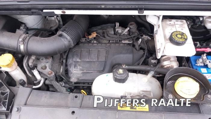 Opel Vivaro 1.6 CDTI BiTurbo 120 Skrotfordon (2015, ICY WHITE)