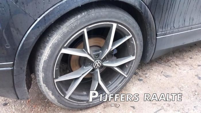 Volkswagen Tiguan 2.0 TDI 16V 4Motion Skrotfordon (2017, ZWART)