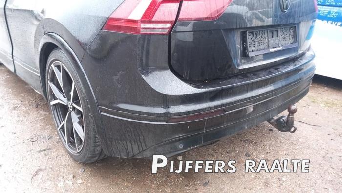 Volkswagen Tiguan 2.0 TDI 16V 4Motion Skrotfordon (2017, ZWART)