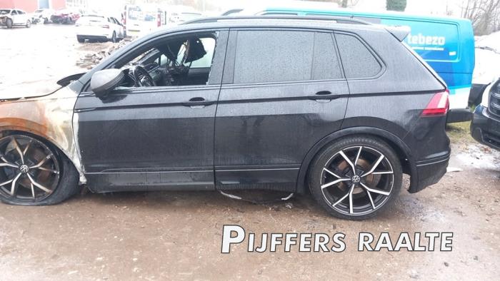 Volkswagen Tiguan 2.0 TDI 16V 4Motion Skrotfordon (2017, ZWART)