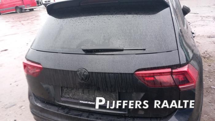 Volkswagen Tiguan 2.0 TDI 16V 4Motion Skrotfordon (2017, ZWART)