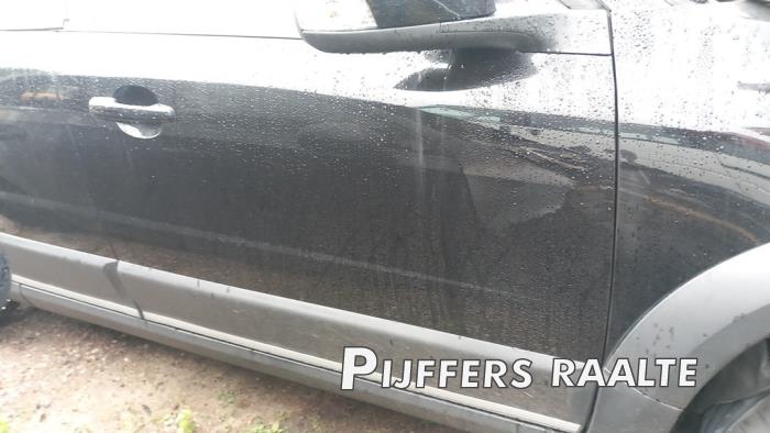 Volvo XC70 2.4 D5 20V AWD Skrotfordon (2009, ZWART)