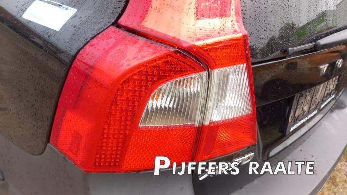 Volvo XC70 2.4 D5 20V AWD Skrotfordon (2009, ZWART)