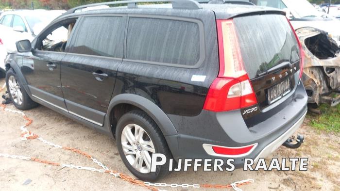 Volvo XC70 2.4 D5 20V AWD Skrotfordon (2009, ZWART)