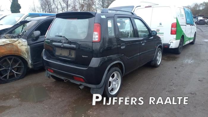 Suzuki Ignis 1.3 16V Skrotfordon (2002, ZWART)