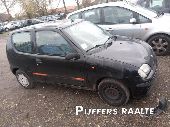Fiat Seicento 1.1 MPI S,SX,Sporting Skrotfordon (2002, ZWART)