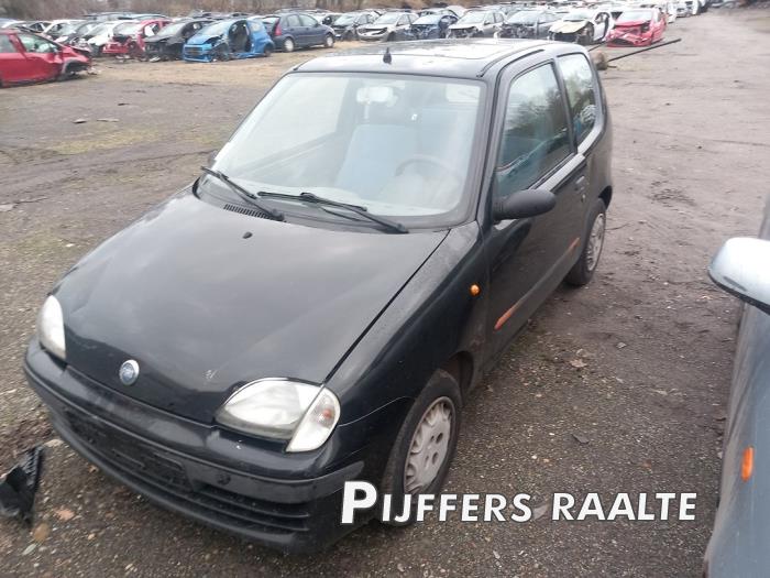Fiat Seicento 1.1 MPI S,SX,Sporting Skrotfordon (2002, ZWART)