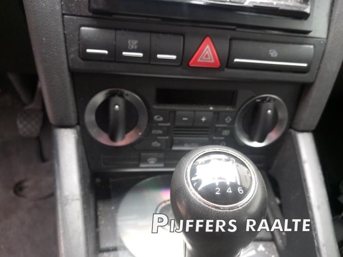 Audi A3 Sportback 1.4 TFSI 16V Skrotfordon (2008, GRIJS)