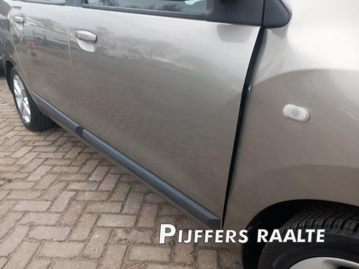 Dacia Lodgy 1.2 TCE 16V Skrotfordon (2013, BEIGE CENDRE)