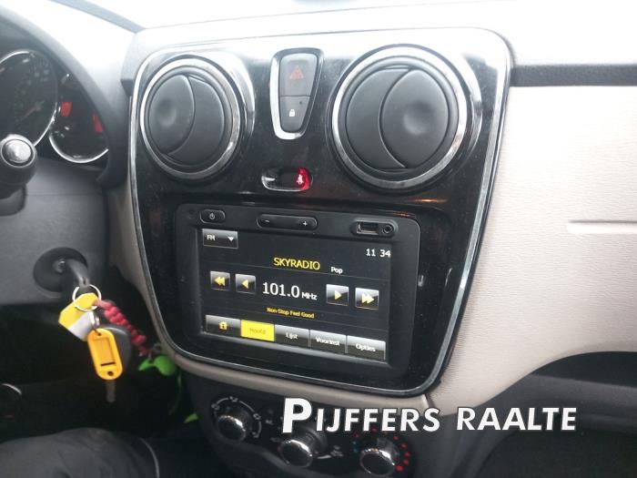 Dacia Lodgy 1.2 TCE 16V Skrotfordon (2013, BEIGE CENDRE)