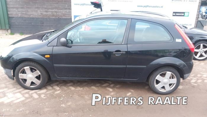 Ford Fiesta 5 1.3 Samochód złomowany (2004, Czarny)