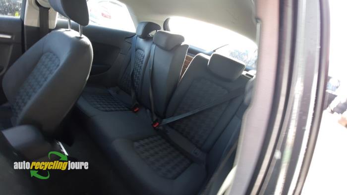 Audi A3 1.6 TDI Ultra 16V Skrotfordon (2014, GRIJS)