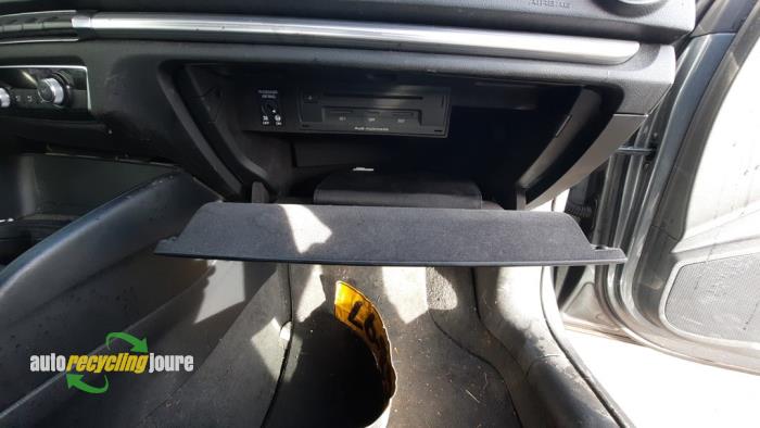 Audi A3 1.6 TDI Ultra 16V Skrotfordon (2014, GRIJS)