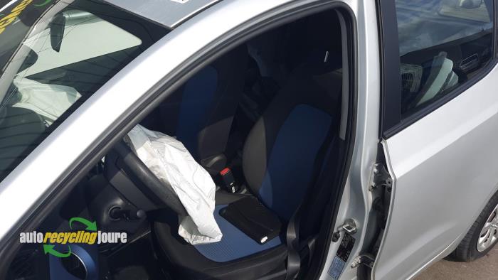 Hyundai i10 1.0 12V Sloopvoertuig (2016, Grijs)