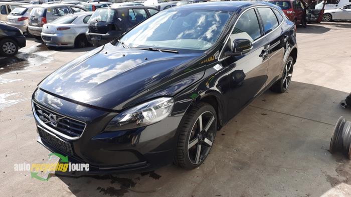 Volvo V40 2.0 D2 16V Sloopvoertuig (2015, Zwart)