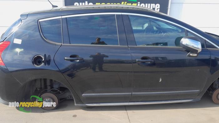 Peugeot 3008 I 1.6 16V THP 155 Skrotfordon (2010, ZWART)