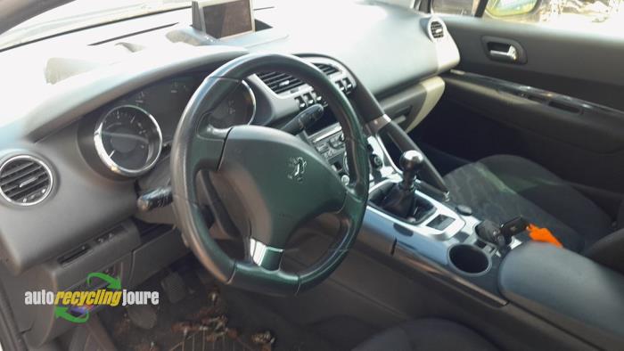 Peugeot 3008 I 1.6 16V THP 155 Skrotfordon (2010, ZWART)