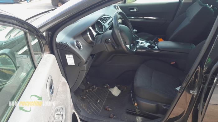 Peugeot 3008 I 1.6 16V THP 155 Skrotfordon (2010, ZWART)