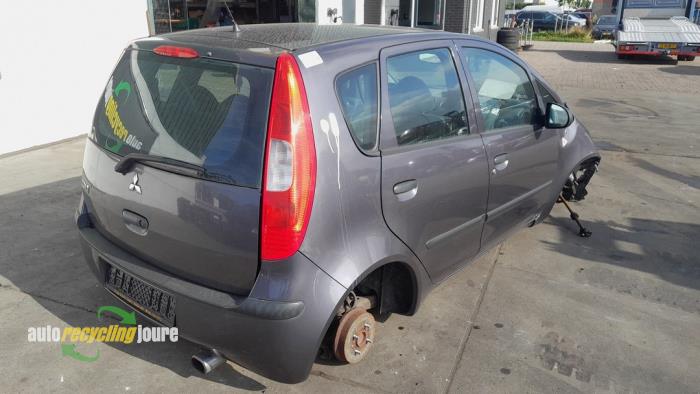 Mitsubishi Colt 1.3 16V Sloopvoertuig (2004, Grijs)