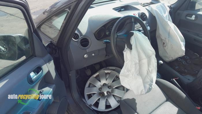 Mitsubishi Colt 1.3 16V Sloopvoertuig (2004, Grijs)