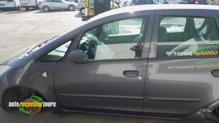Mitsubishi Colt 1.3 16V Sloopvoertuig (2004, Grijs)