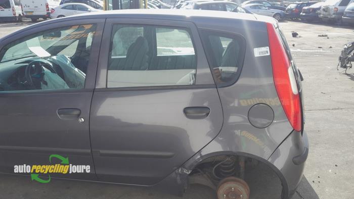 Mitsubishi Colt 1.3 16V Sloopvoertuig (2004, Grijs)