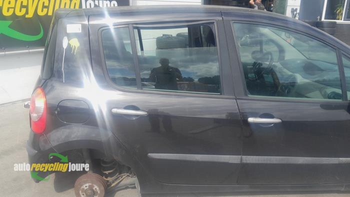 Renault Modus/Grand Modus 1.2 16V Skrotfordon (2004, ZWART)