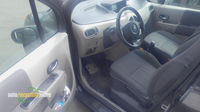 Renault Modus/Grand Modus 1.2 16V Skrotfordon (2004, ZWART)