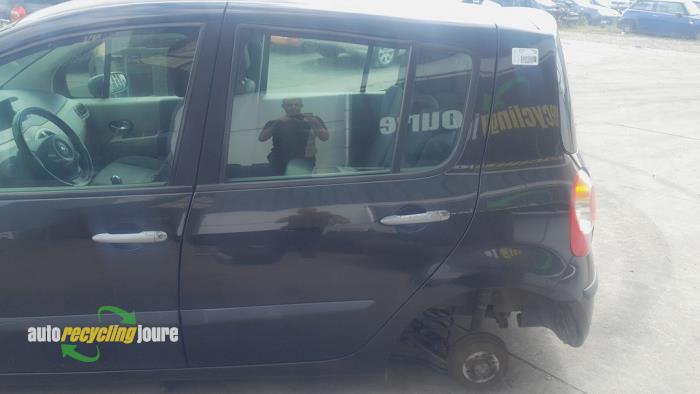Renault Modus/Grand Modus 1.2 16V Skrotfordon (2004, ZWART)