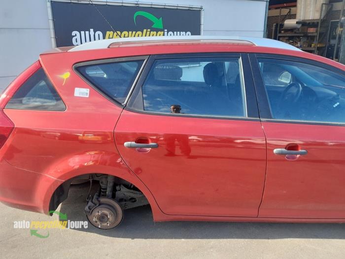 Kia Cee'd Sporty Wagon 1.4 16V Skrotfordon (2008, ROOD)