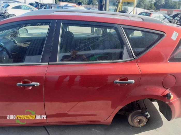 Kia Cee'd Sporty Wagon 1.4 16V Skrotfordon (2008, ROOD)