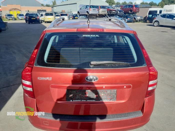 Kia Cee'd Sporty Wagon 1.4 16V Skrotfordon (2008, ROOD)