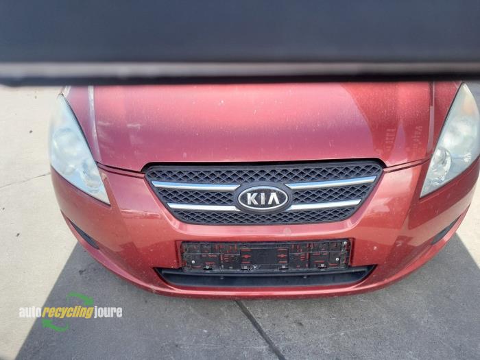 Kia Cee'd Sporty Wagon 1.4 16V Skrotfordon (2008, ROOD)