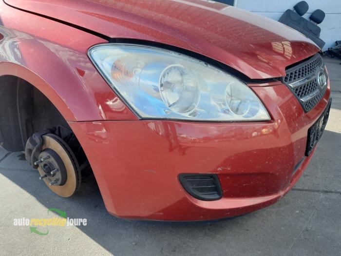 Kia Cee'd Sporty Wagon 1.4 16V Skrotfordon (2008, ROOD)