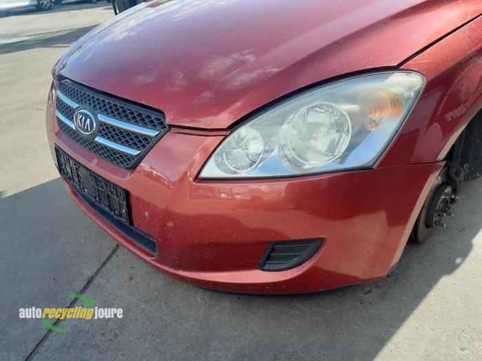 Kia Cee'd Sporty Wagon 1.4 16V Skrotfordon (2008, ROOD)