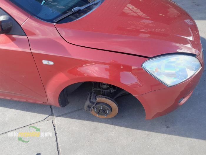 Kia Cee'd Sporty Wagon 1.4 16V Skrotfordon (2008, ROOD)