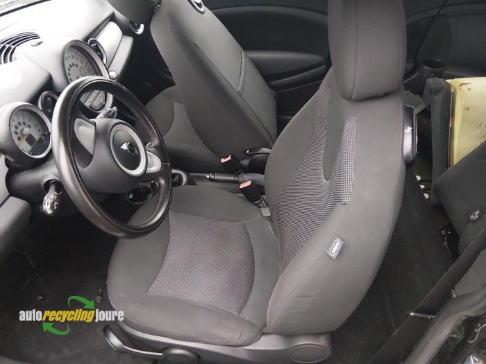 Mini Clubman 1.4 16V One Samochód złomowany (2009, Czarny)