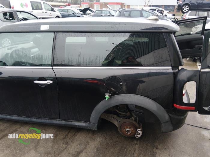 Mini Clubman 1.4 16V One Samochód złomowany (2009, Czarny)