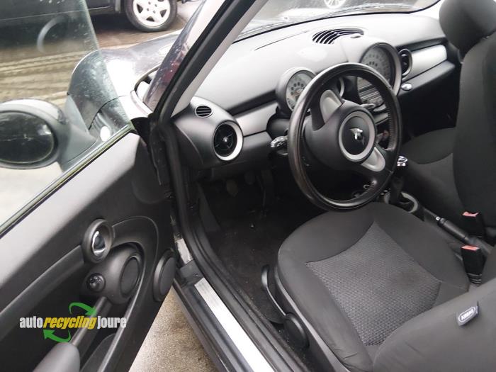 Mini Clubman 1.4 16V One Samochód złomowany (2009, Czarny)