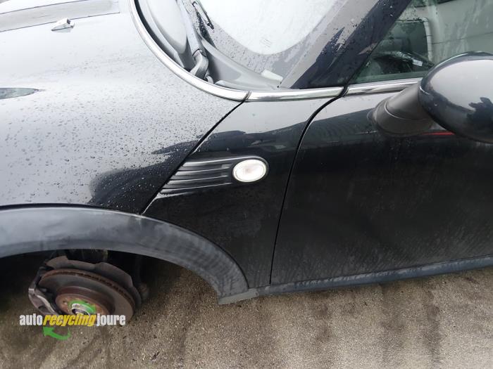 Mini Clubman 1.4 16V One Samochód złomowany (2009, Czarny)