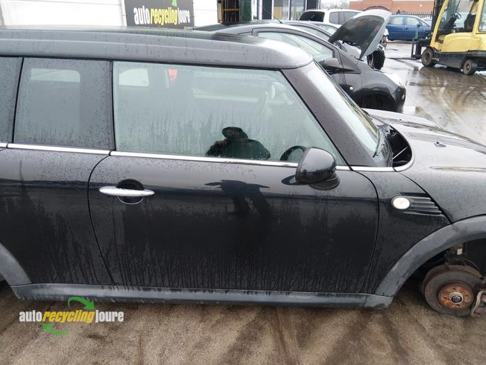 Mini Clubman 1.4 16V One Samochód złomowany (2009, Czarny)