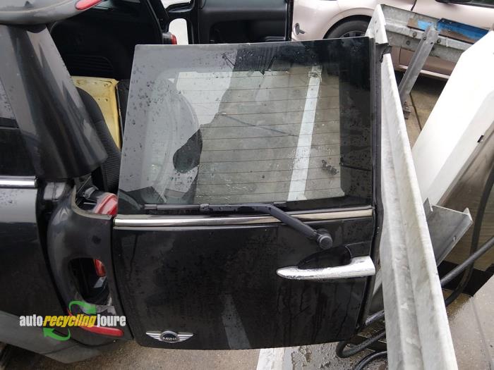 Mini Clubman 1.4 16V One Samochód złomowany (2009, Czarny)