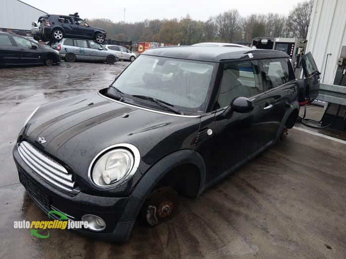 Mini Clubman 1.4 16V One Samochód złomowany (2009, Czarny)